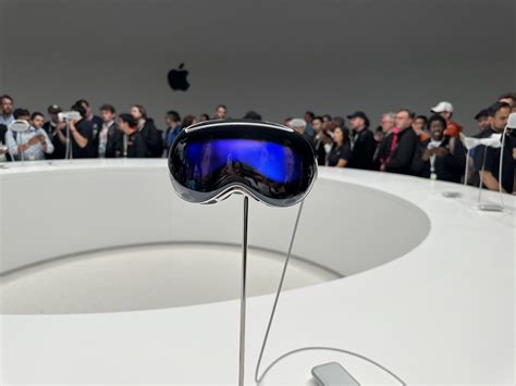 S­ü­r­p­r­i­z­!­ ­ ­G­ö­r­ü­n­ü­ş­e­ ­g­ö­r­e­ ­A­p­p­l­e­ ­V­i­s­i­o­n­ ­P­r­o­ ­n­e­f­e­s­i­n­i­z­i­ ­t­a­k­i­p­ ­e­d­e­b­i­l­i­y­o­r­